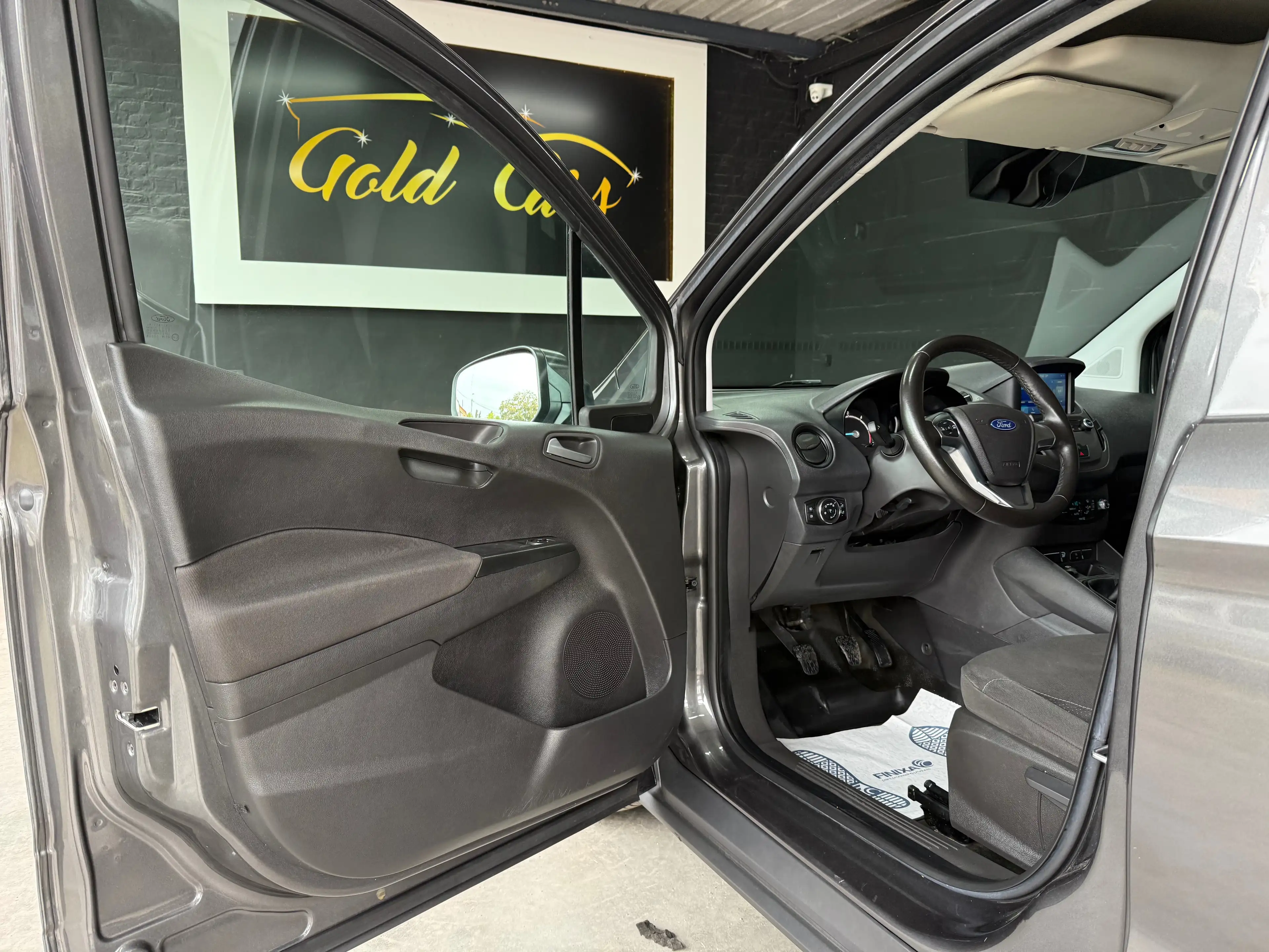 Ford Transit Courier 1.5 TDCi Ambiente (EU6.2)*1ER PROP*CILM TRONIC*CARPLAY* — photo 9