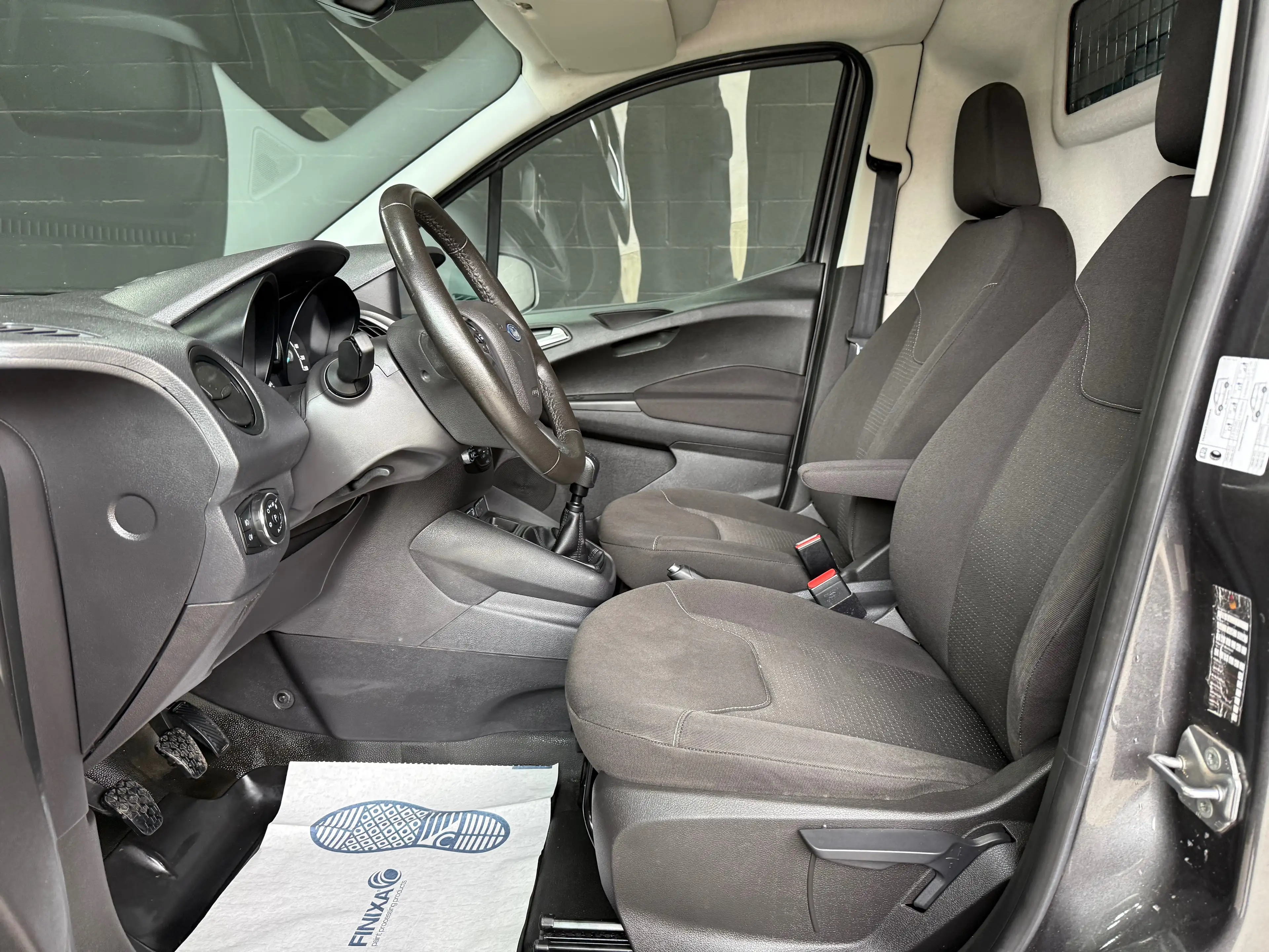Ford Transit Courier 1.5 TDCi Ambiente (EU6.2)*1ER PROP*CILM TRONIC*CARPLAY* — photo 10