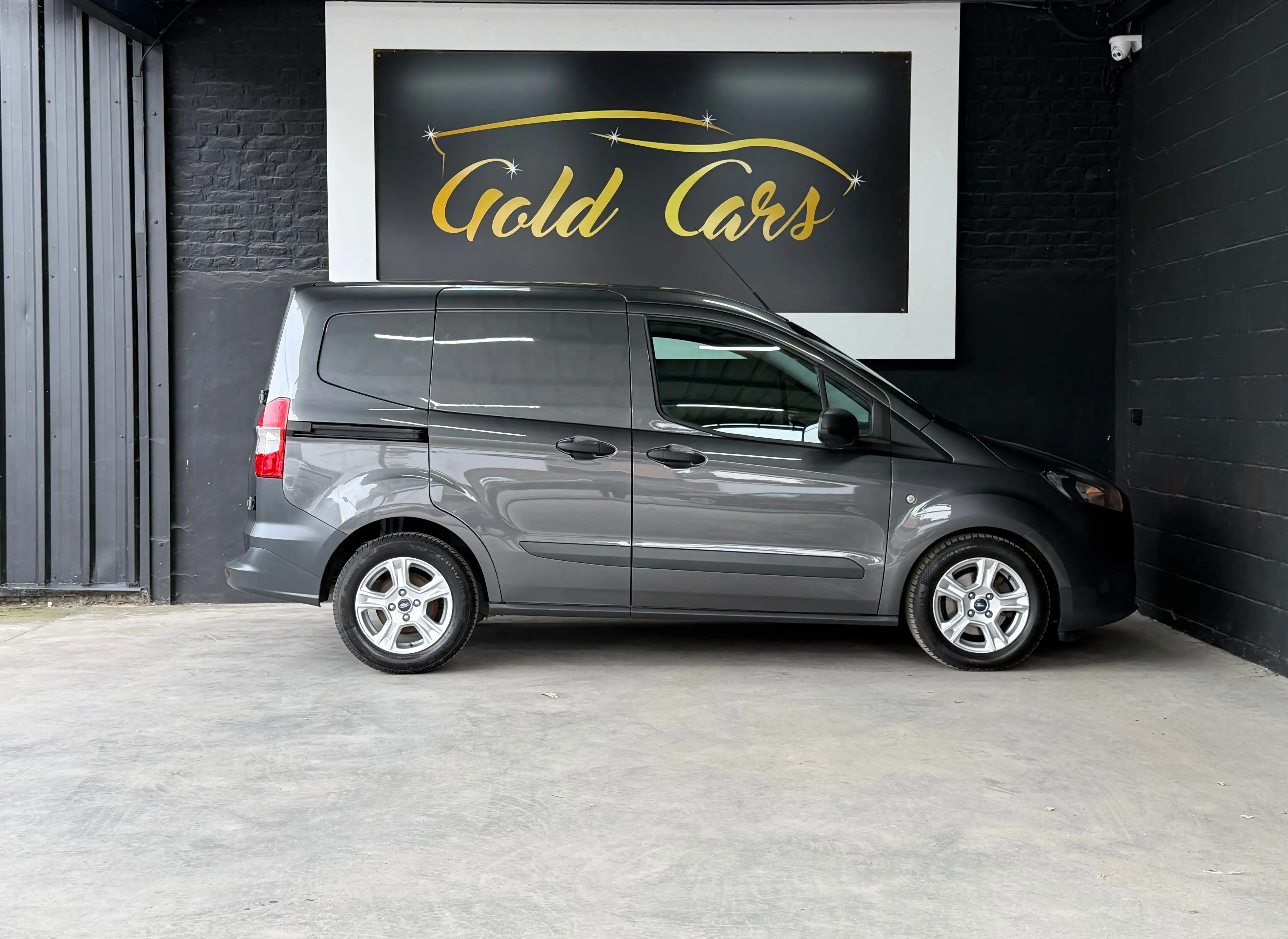 Ford Transit Courier 1.5 TDCi Ambiente (EU6.2)*1ER PROP*CILM TRONIC*CARPLAY* — photo 7