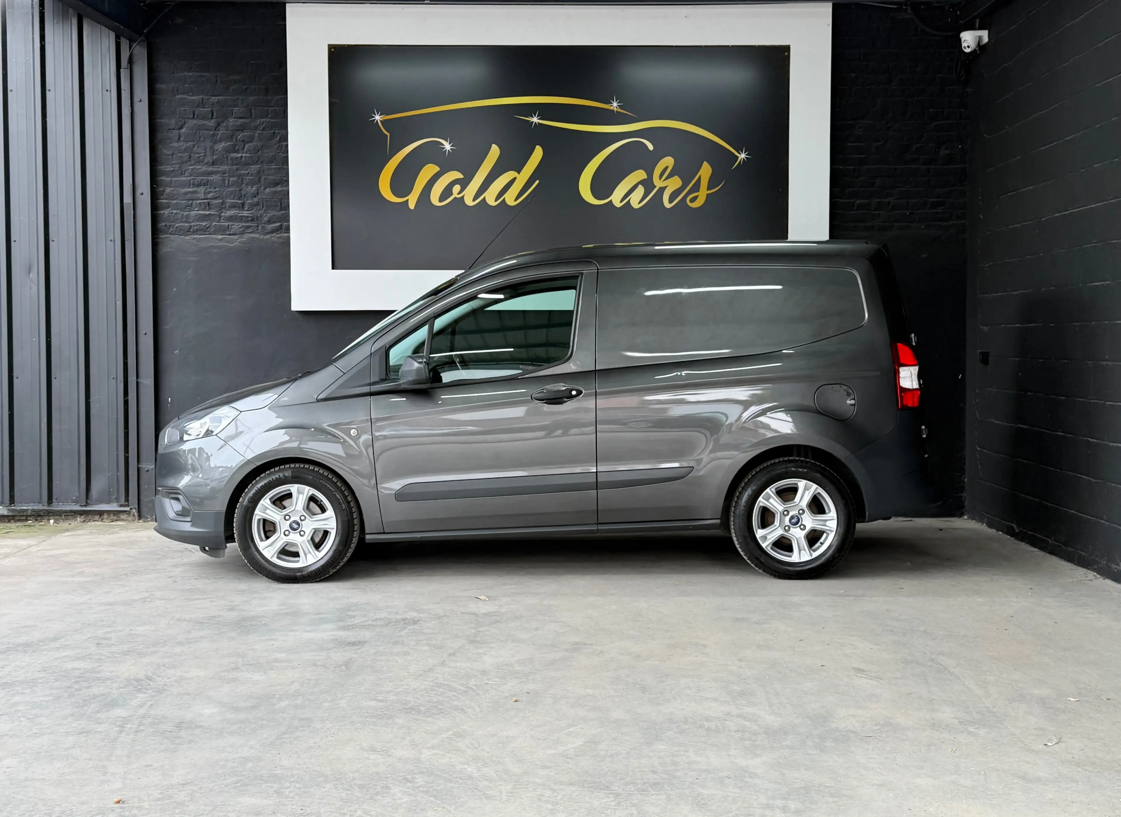Ford Transit Courier 1.5 TDCi Ambiente (EU6.2)*1ER PROP*CILM TRONIC*CARPLAY* — photo 3