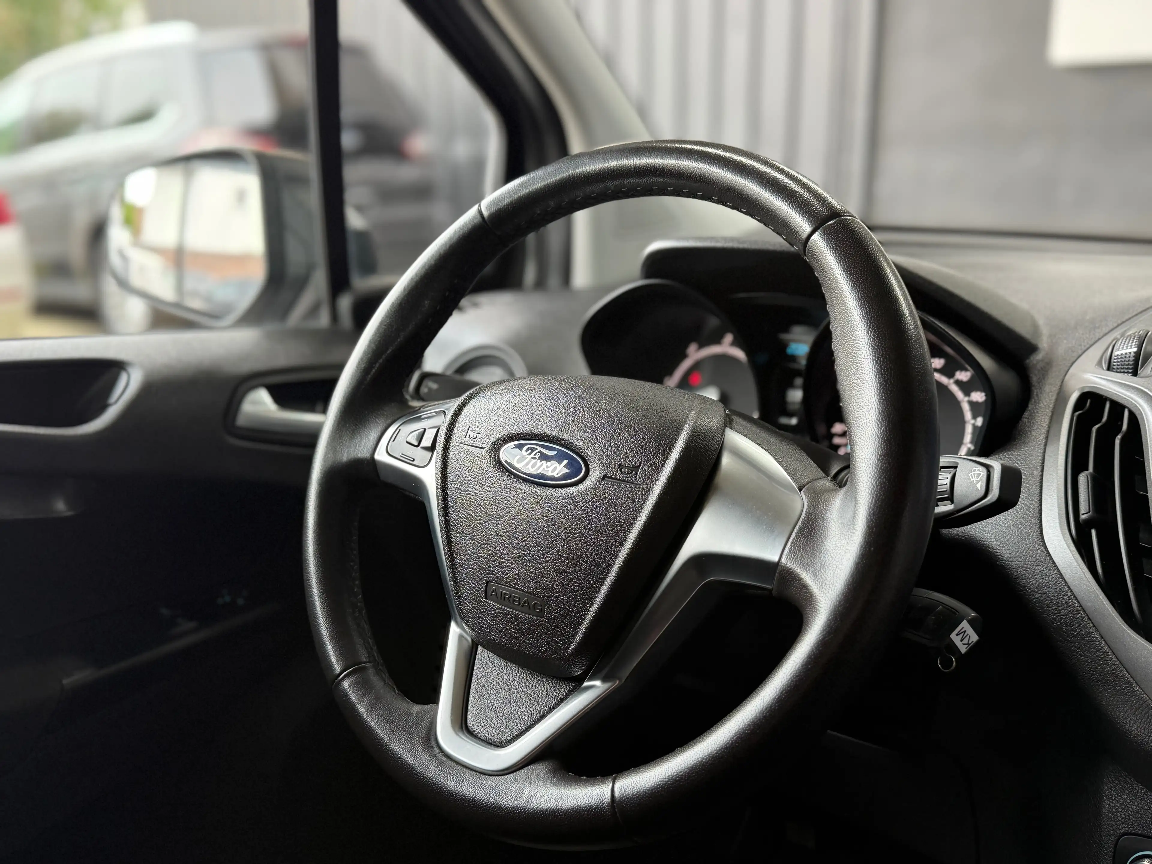 Ford Transit Courier 1.5 TDCi Ambiente (EU6.2)*1ER PROP*CILM TRONIC*CARPLAY* — photo 14