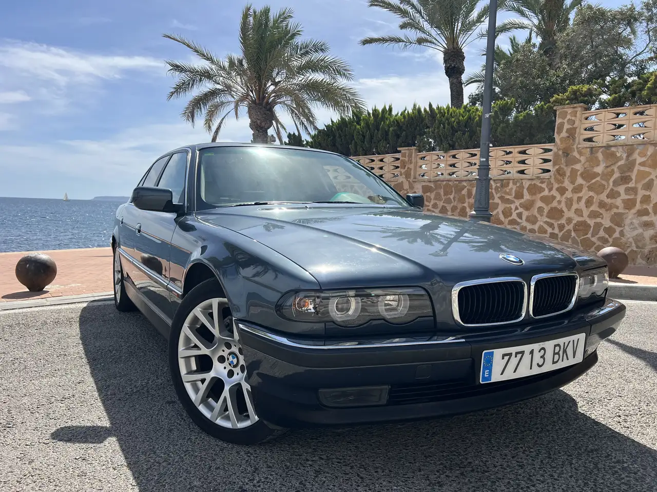 BMW 730 e38 730d Aut. 193cv año 2001, foto 2