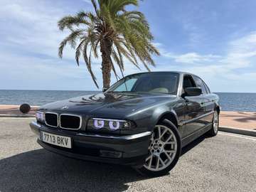 e38 730d Aut. 193cv año 2001
