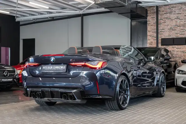 BMW M4 view 9