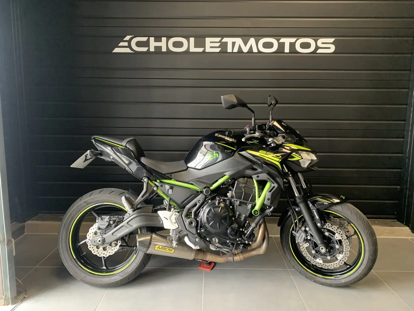 Kawasaki Z 650 Negro - 1