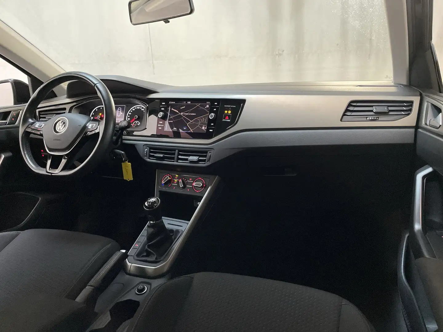 Volkswagen Polo 1.0 TSI Comfortline Business Parkeersensoren Stoel Zwart - 2
