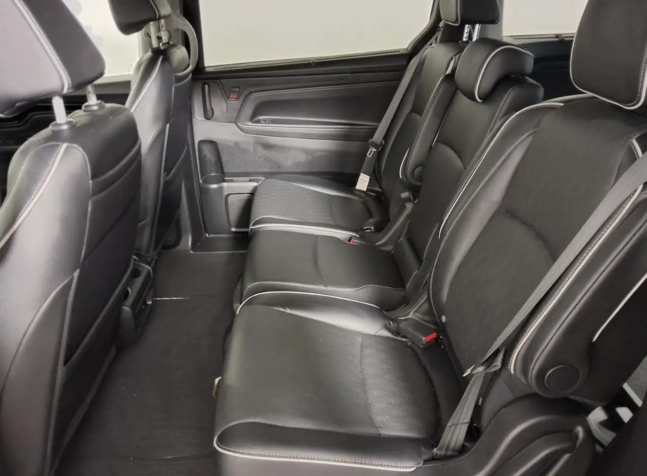 Honda Odyssey снимка Honda Odyssey