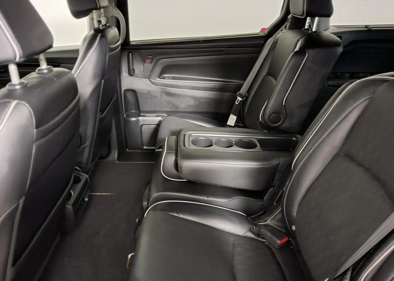 Honda Odyssey снимка Honda Odyssey
