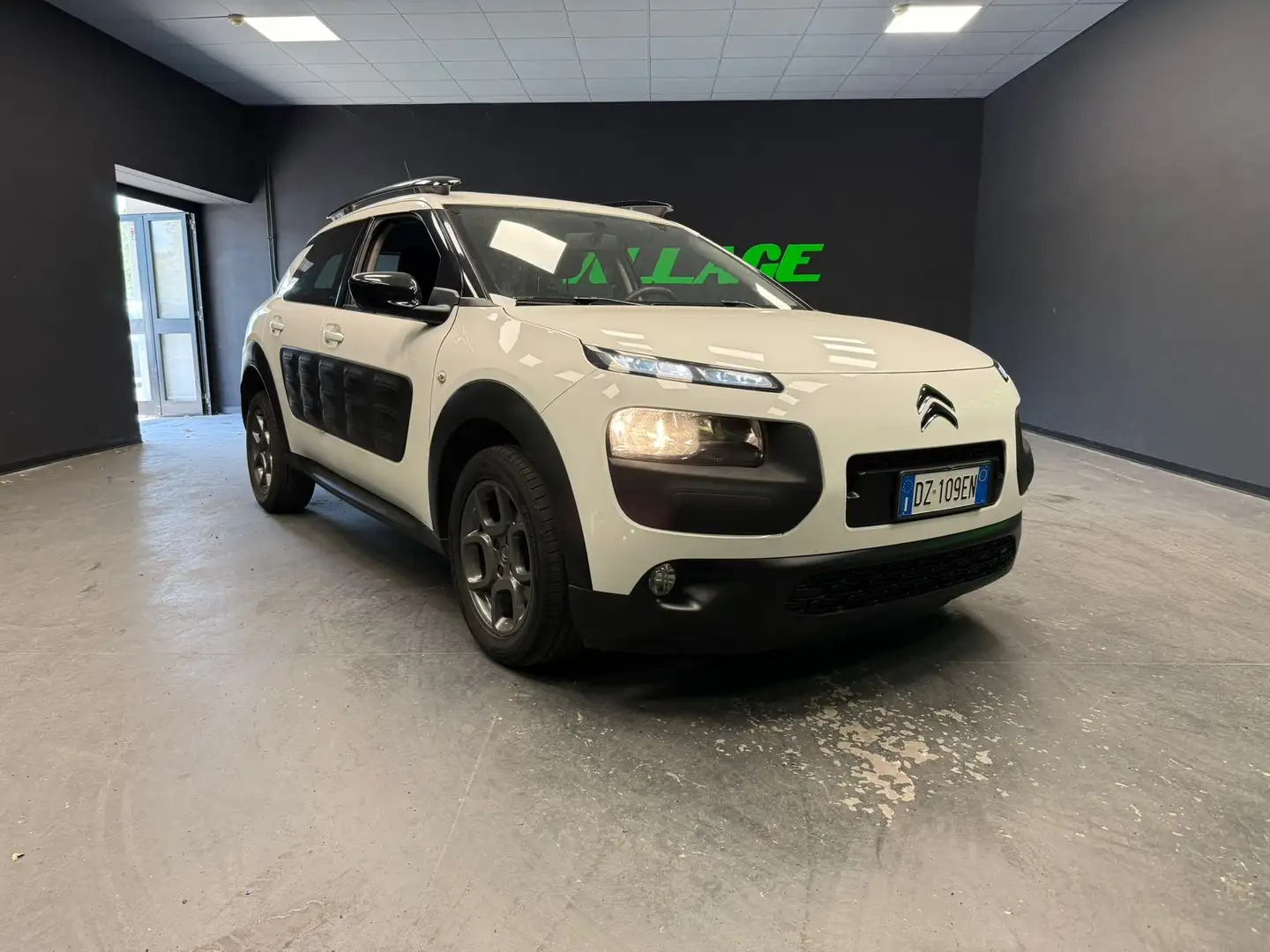 Citroen C4 C4 Cactus 2014 Cactus 1.2 puretech Feel 82cv Bílá - 1