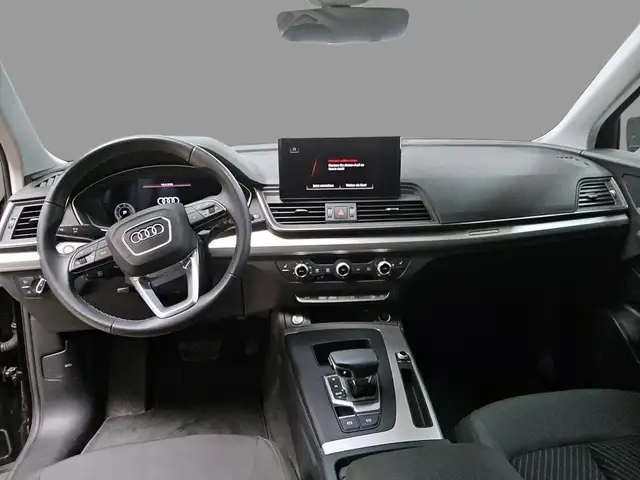 Audi Q5 view 3