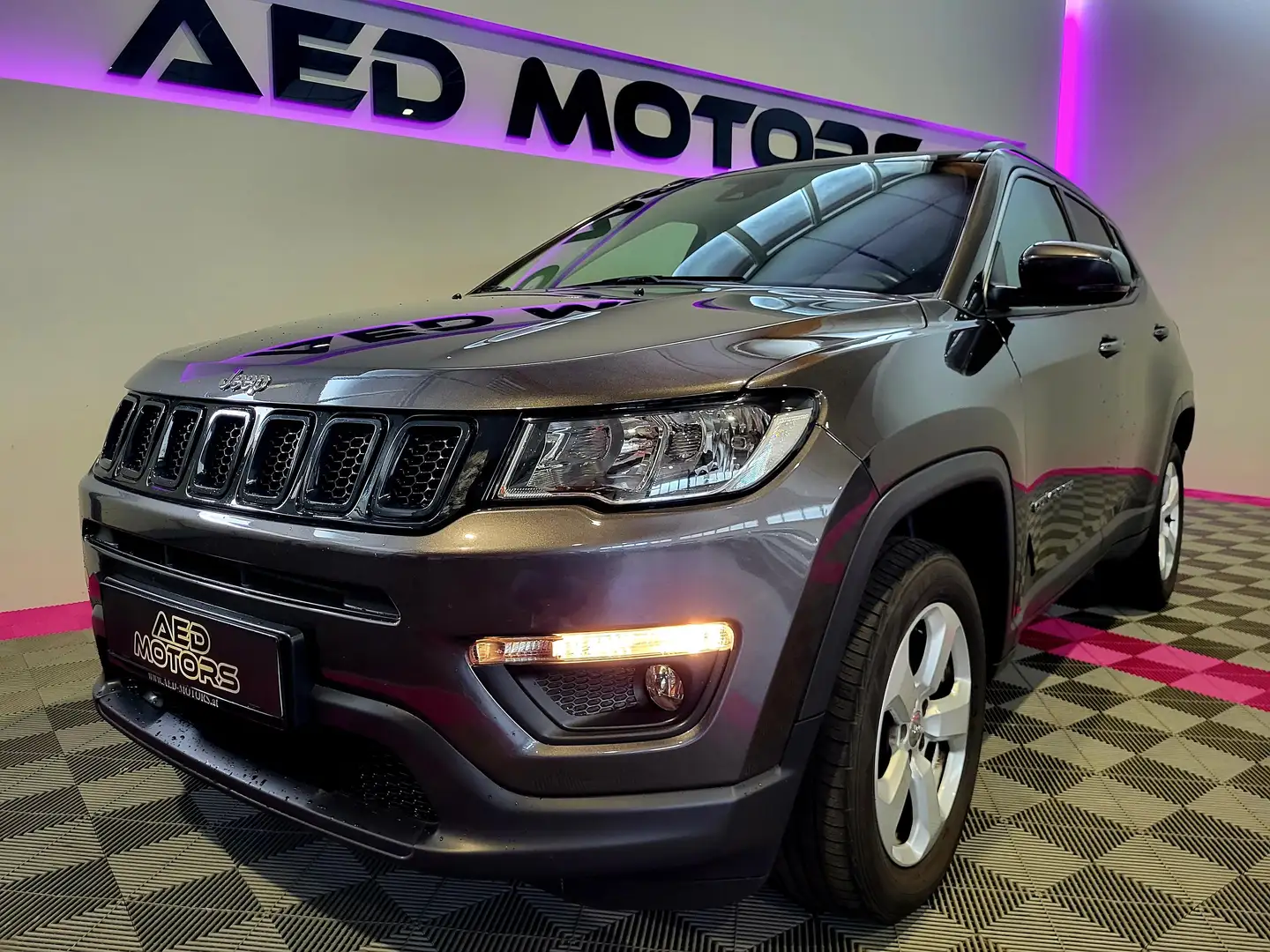 Jeep Compass Longitude 4WD Gris - 1