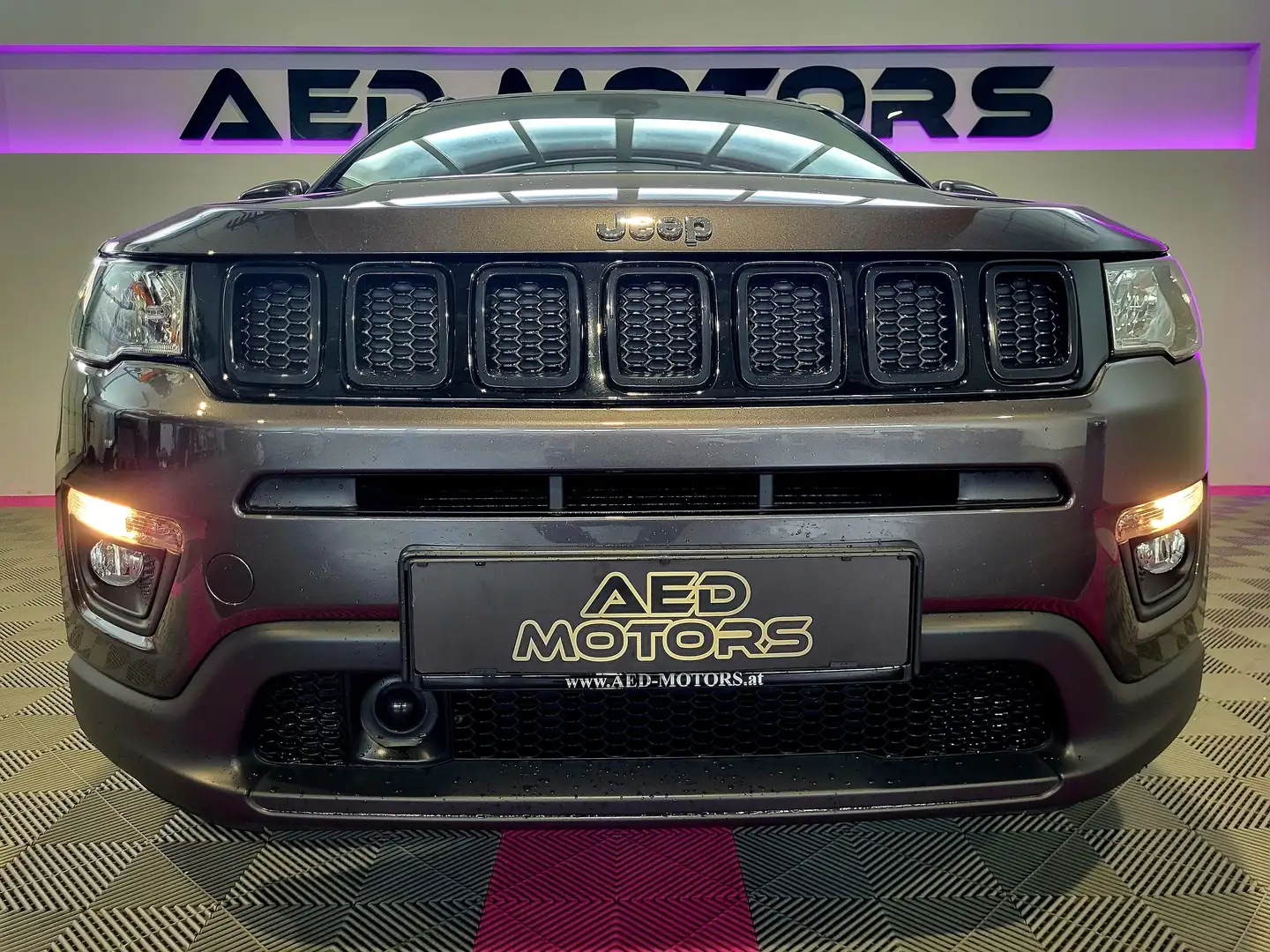 Jeep Compass Longitude 4WD Gris - 2