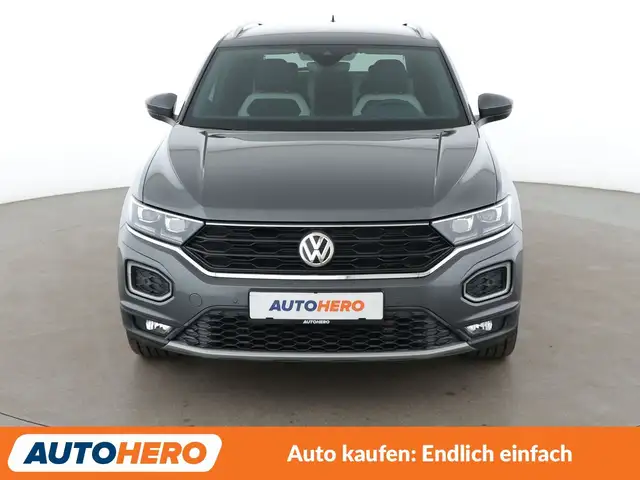 Volkswagen T-Roc view 9