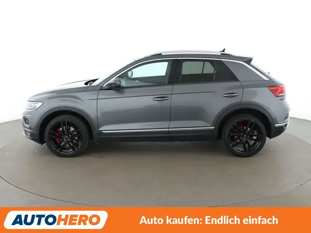 Volkswagen T-Roc view 3