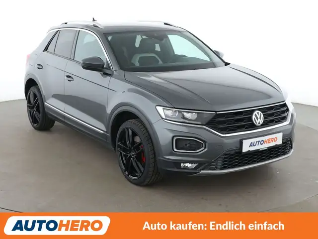 Volkswagen T-Roc view 8