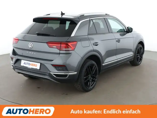 Volkswagen T-Roc view 6