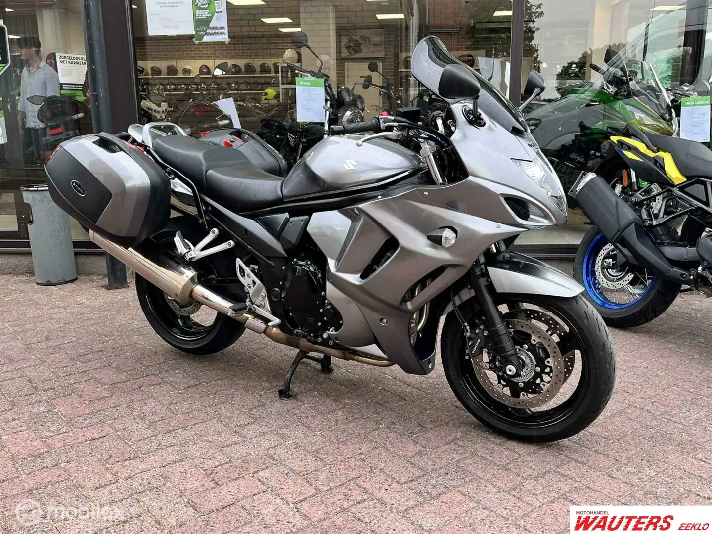 Suzuki GSX 1250 FA Gris - 2
