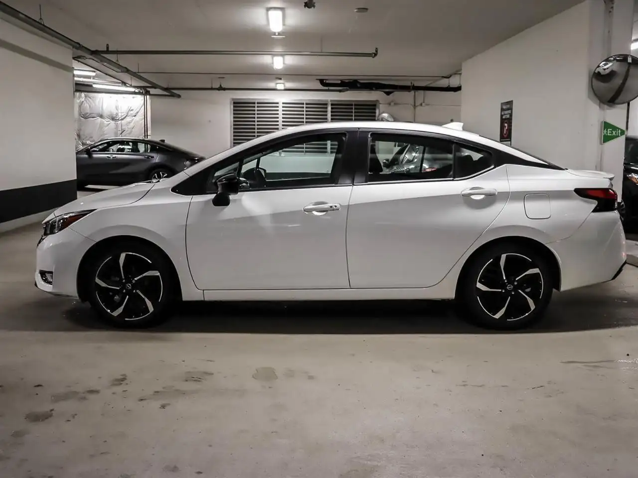 Nissan Versa снимка Nissan Versa