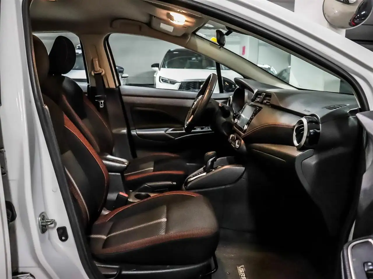Nissan Versa снимка Nissan Versa
