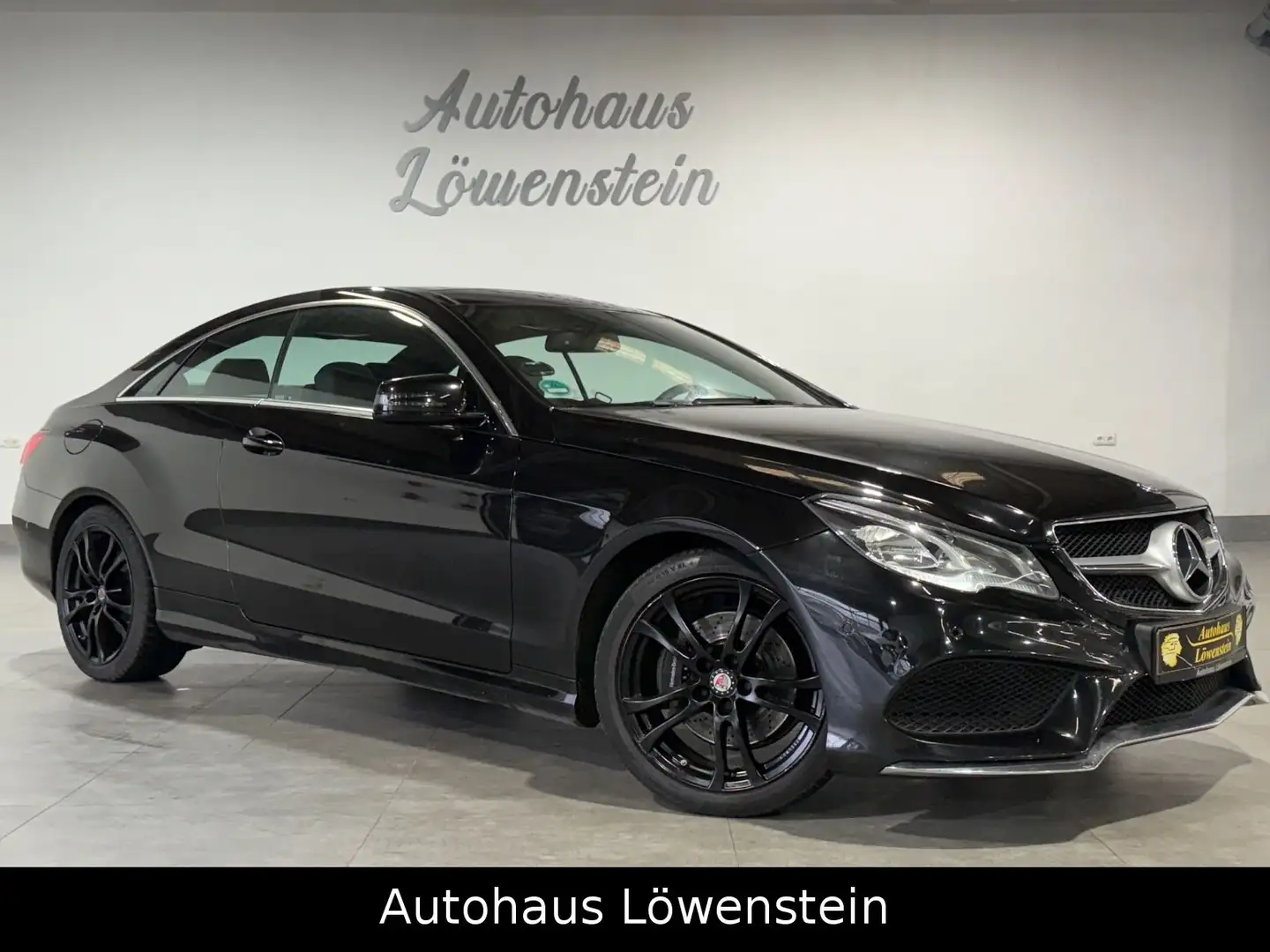 Mercedes-Benz E 250 Coupe *NAVI*RFK*PANO*AMG*HARMAN/KARDON Černá - 1