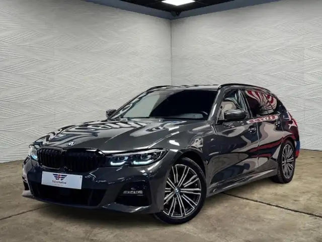 BMW 320 i*AUT*M-SPORT*DRAVITGR.*SHADOW*TOURING*
