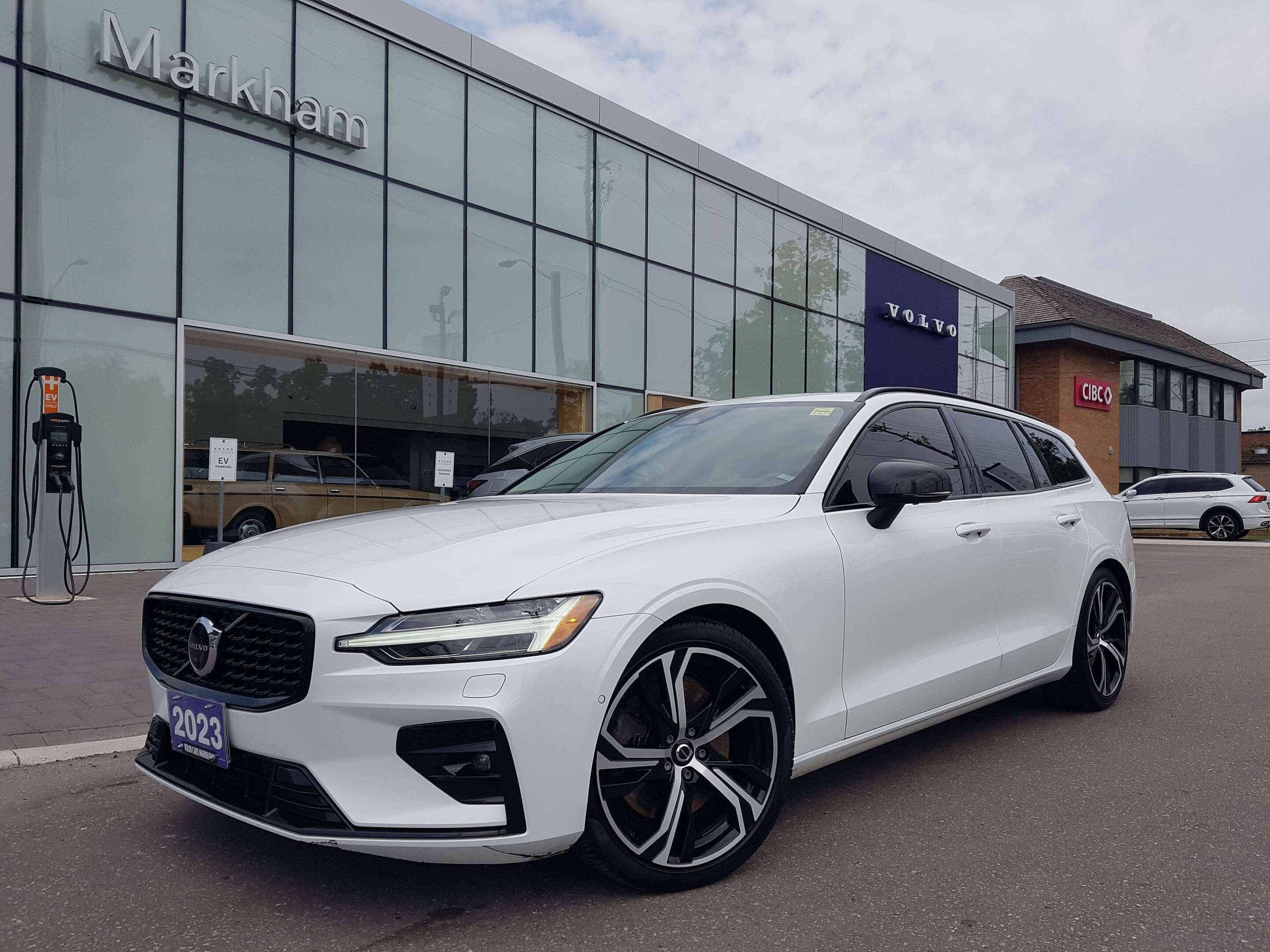 2023 Volvo V60 B6 AWD Ultimate - Dark |CPO|HK|360|