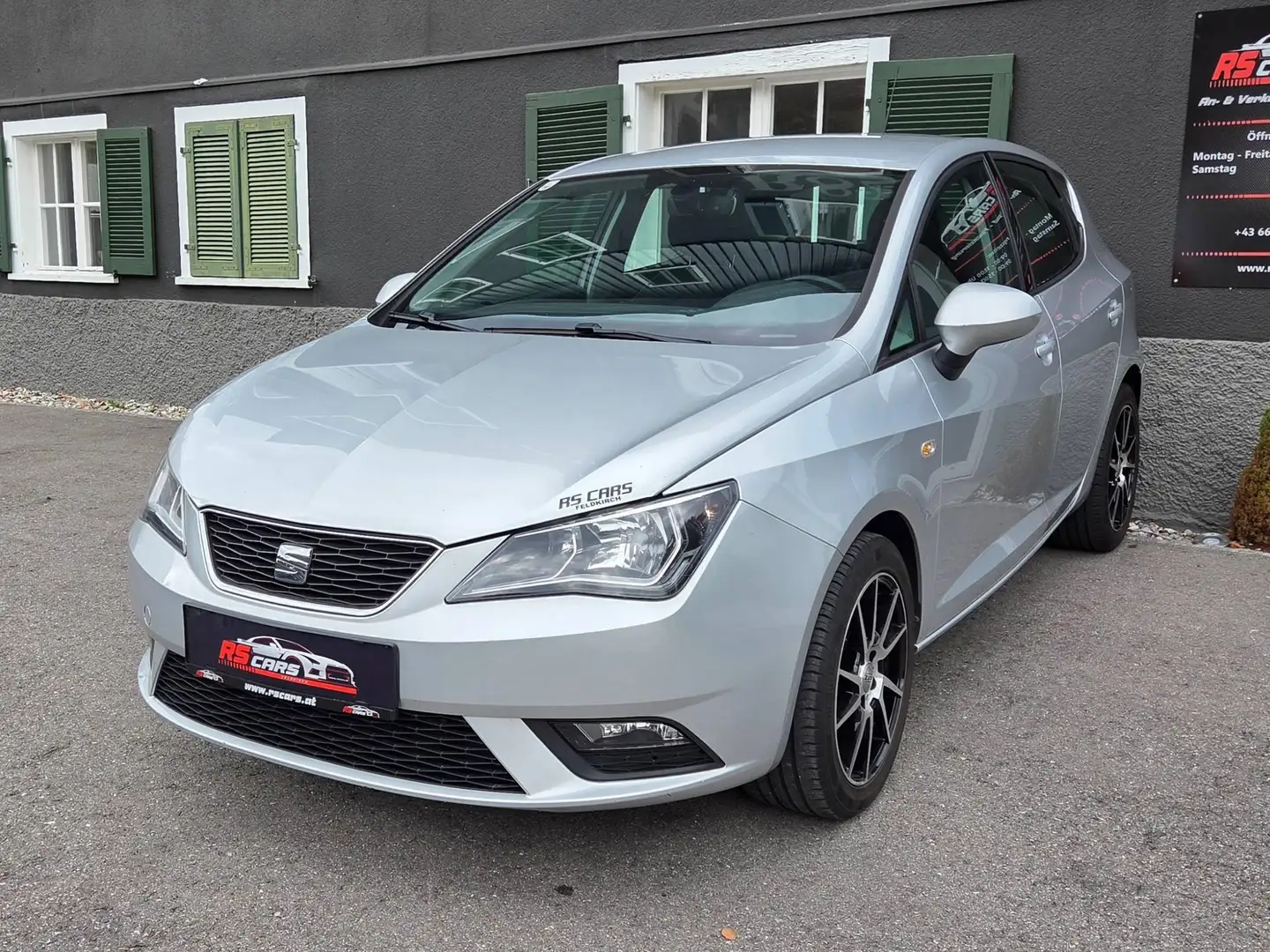 SEAT Ibiza Style PS 95 Frisch Vorgeführt 10/2027 Grau - 2