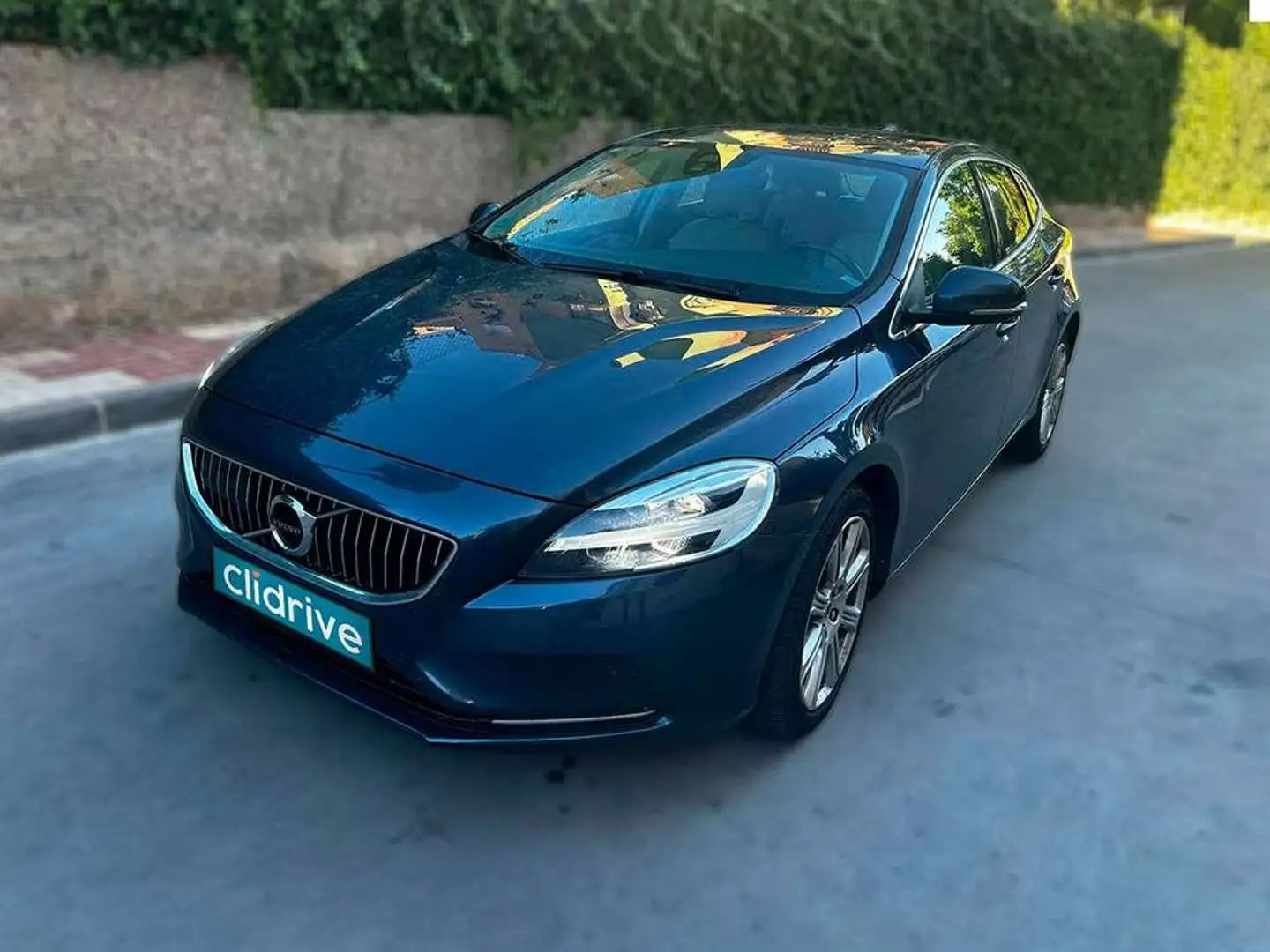 Volvo V40 D2 Momentum 120 Negro - 2
