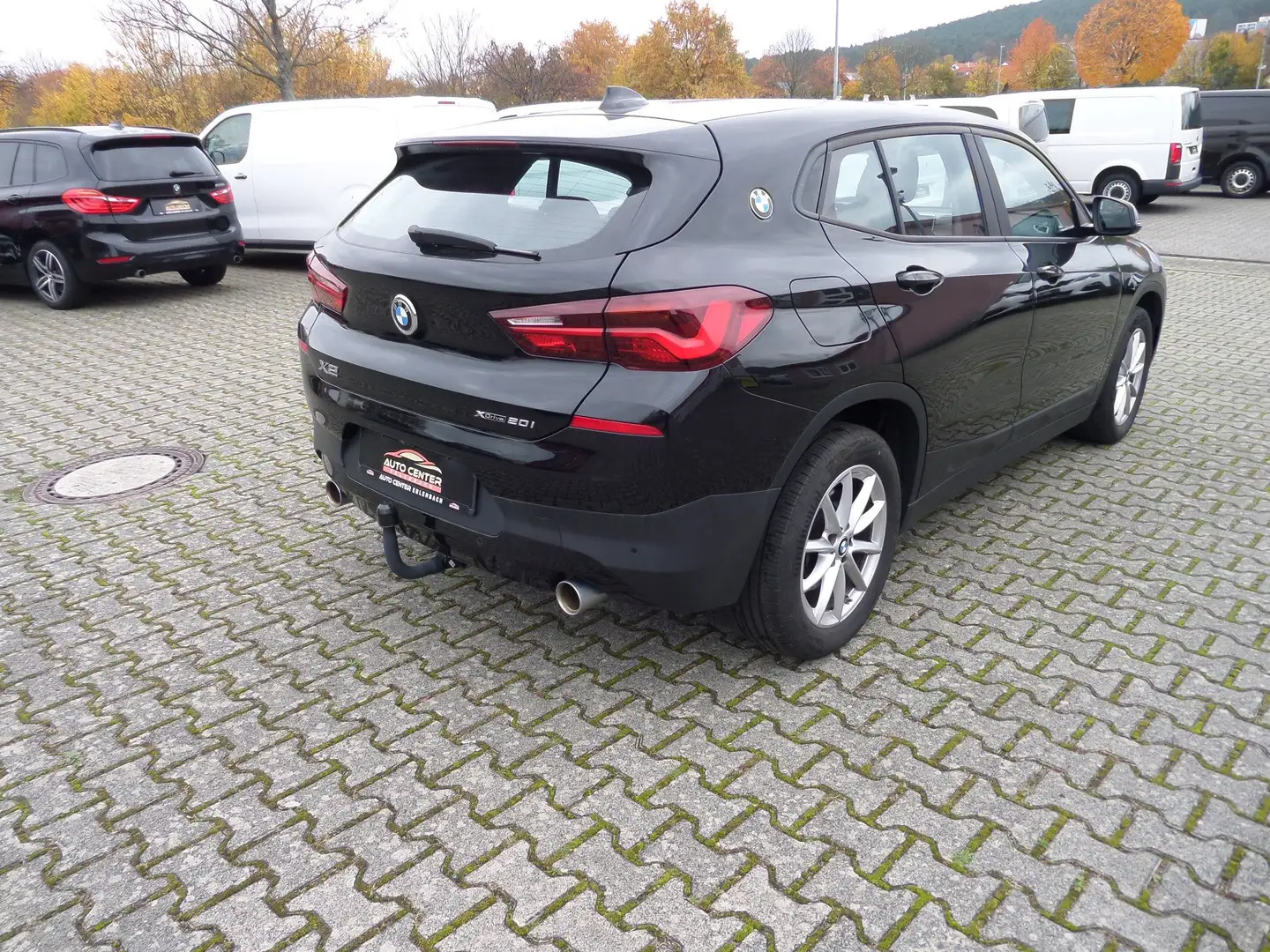 BMW X2 xDrive 20 i Automatik+1.Hand+ACC+Cam+LED+AHK+Navi Schwarz - 2