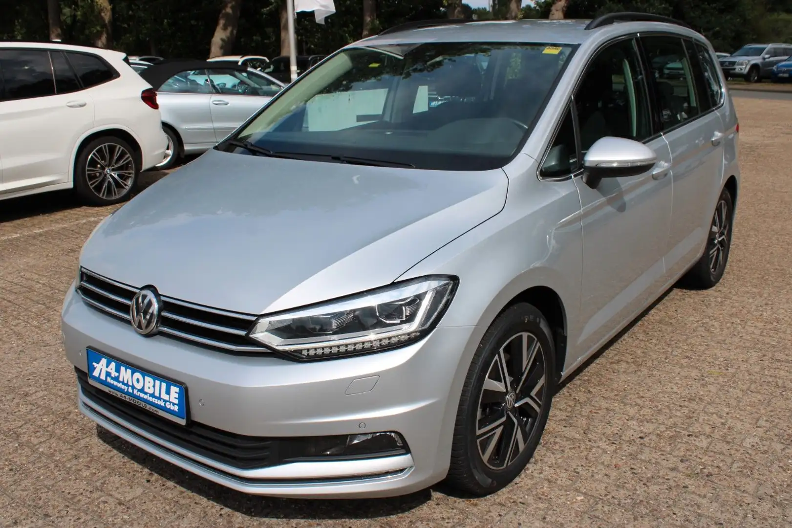 Volkswagen Touran Highline Automatik Rückfahrkamera Plateado - 1