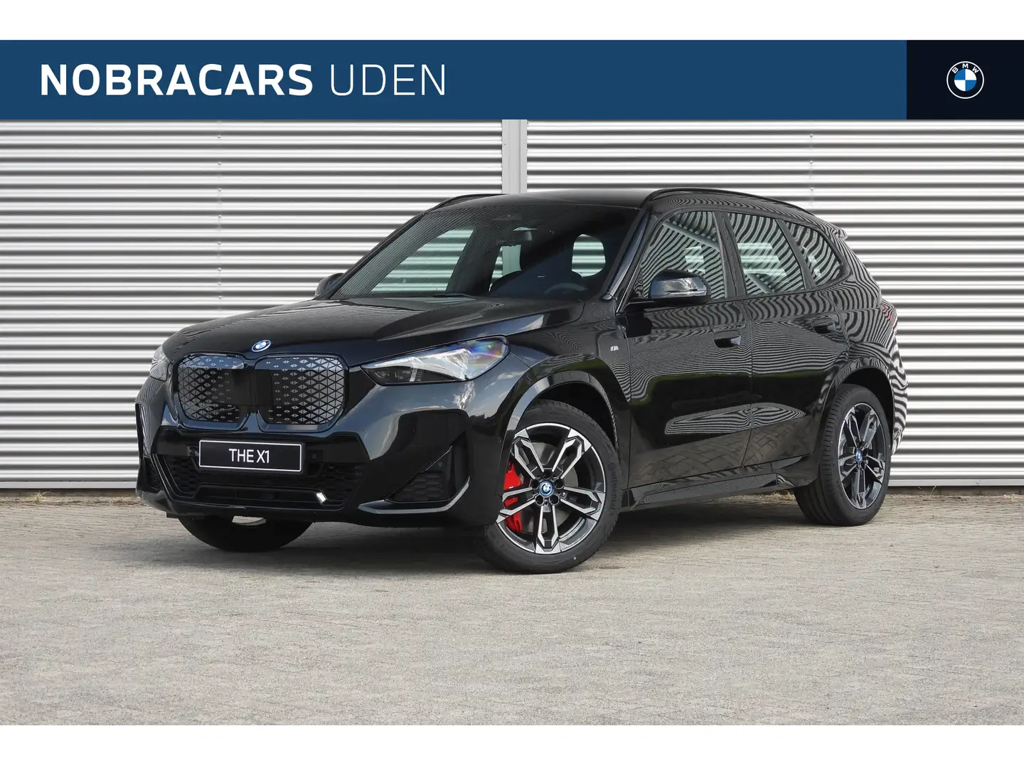 BMW iX1 eDrive20 M Sport / Sportstoelen / Adaptieve LED / Zwart - 1