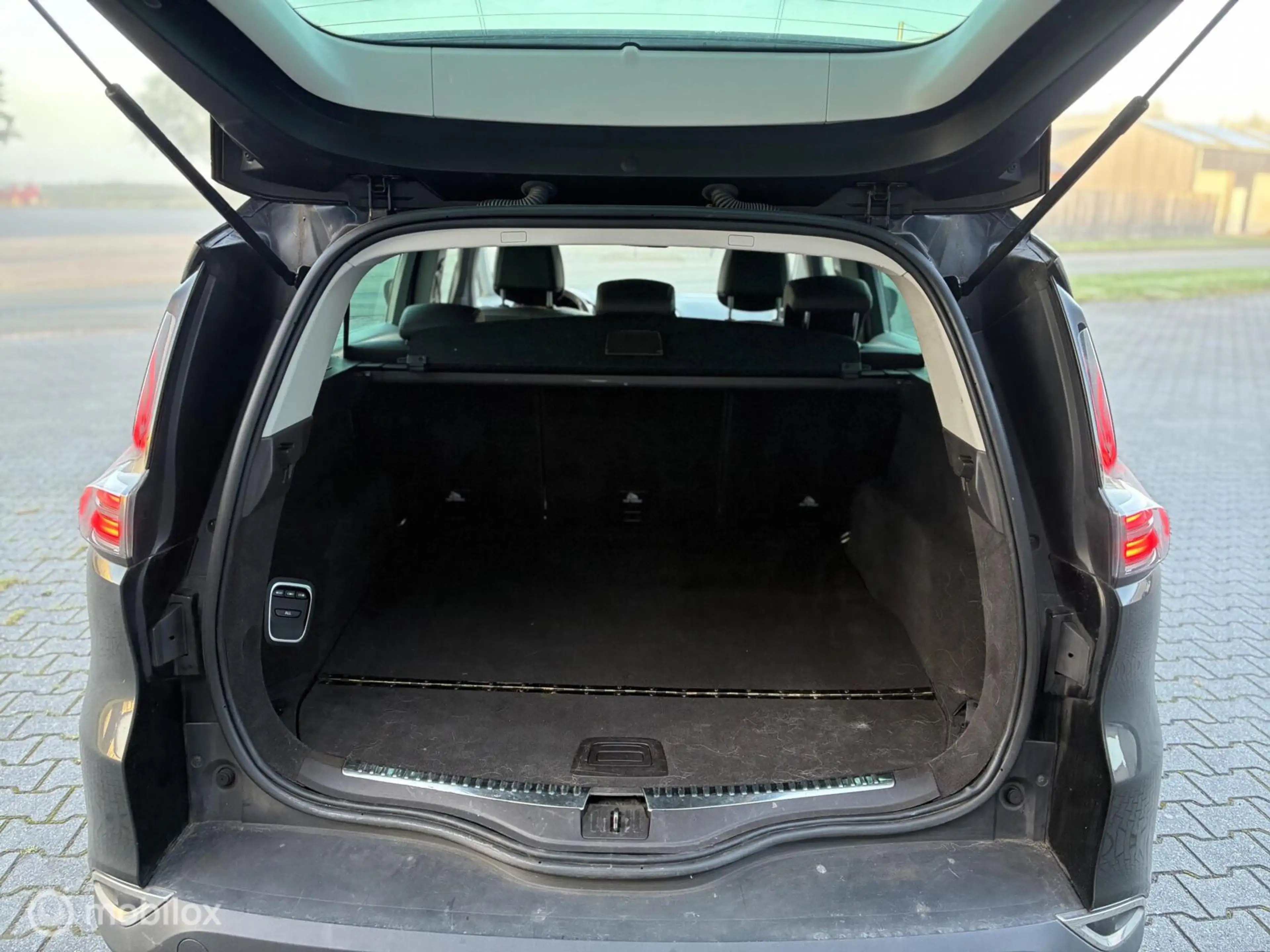 Renault Espace 1.6 dCi Dynamique | Zwart | 422.667 km | Panoramad — photo 10