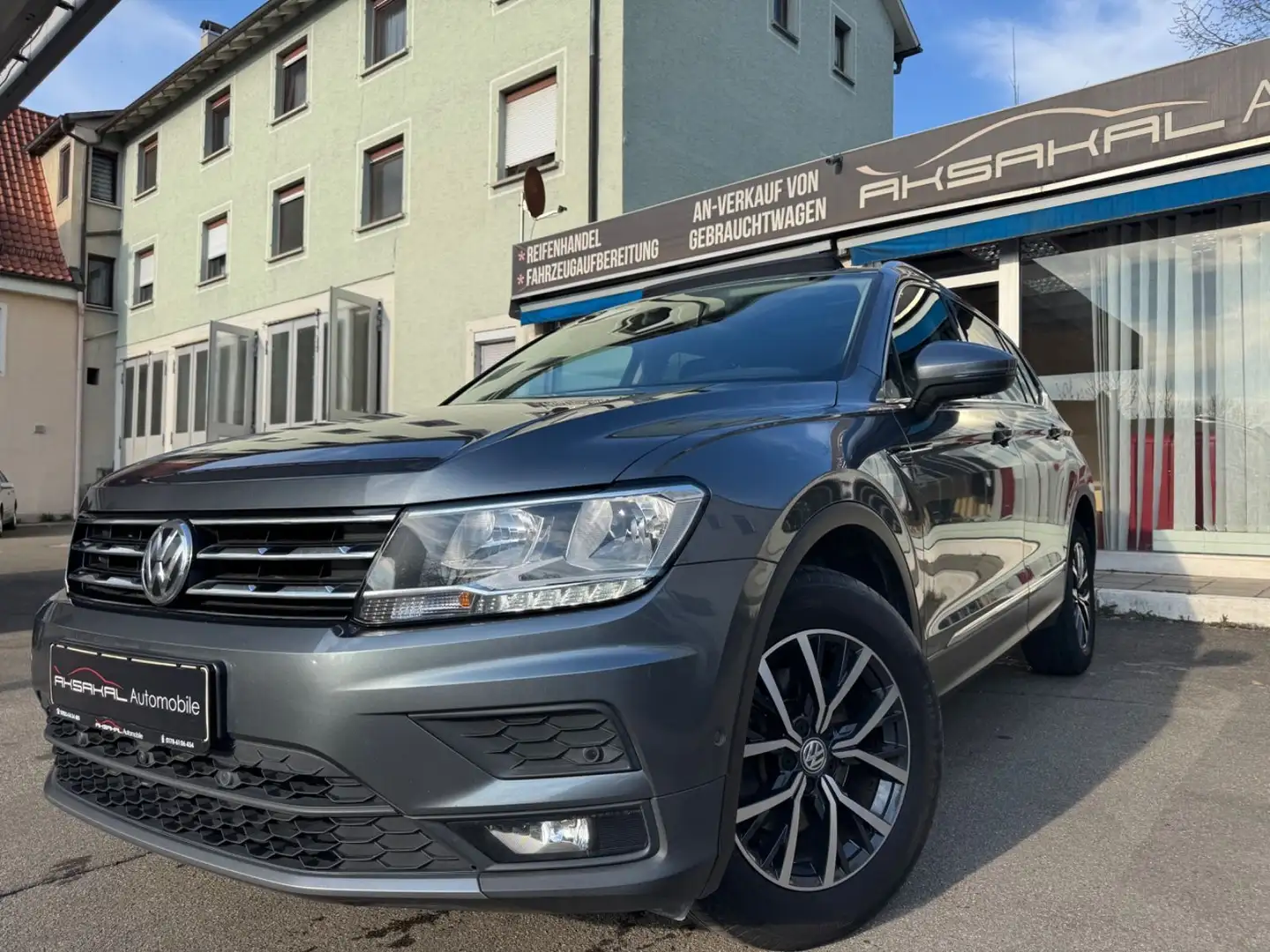 Volkswagen Tiguan Allspace Comfortline*PANORAMA*LEDER*AHK* Gris - 1