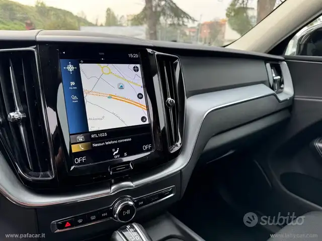 Volvo XC60 view 8