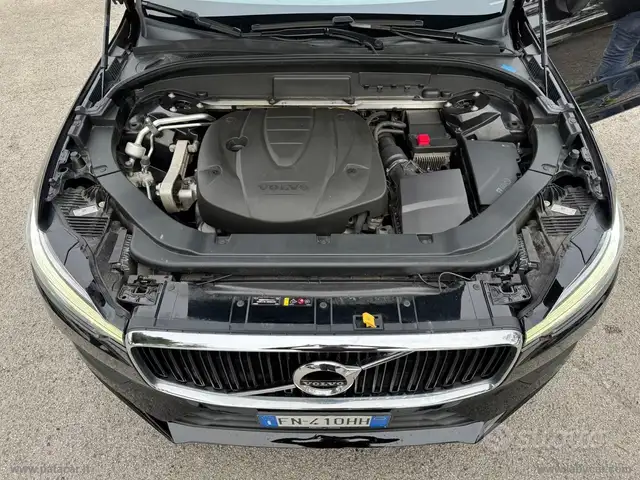 Volvo XC60 view 3