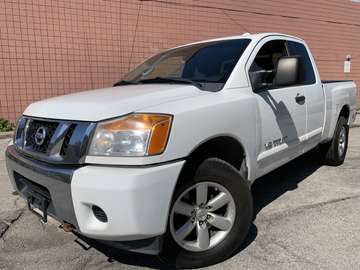 4WD King Cab SWB SV !!!! 4X4 LOADED WITH OPTIONS