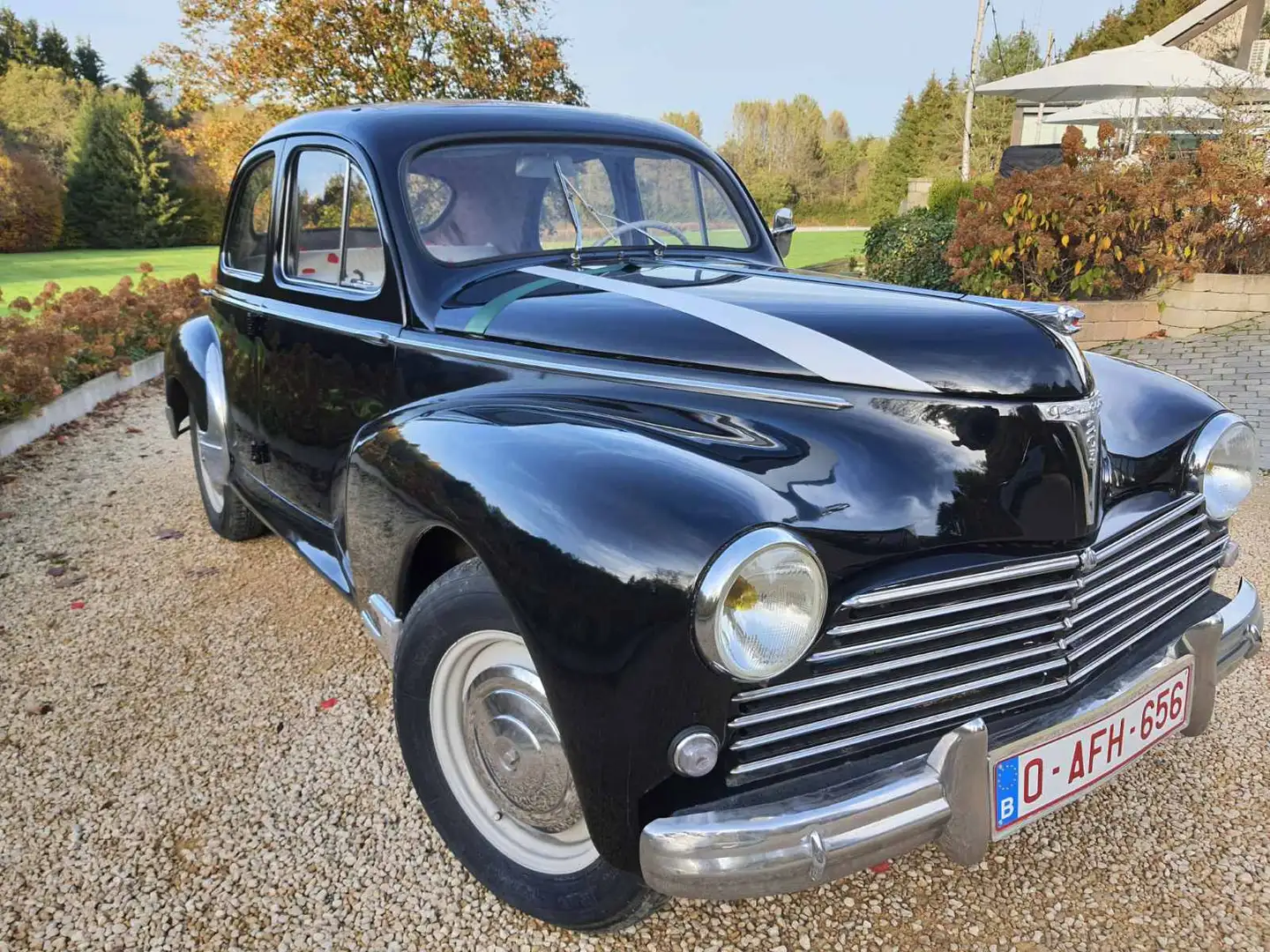 Oldtimer Peugeot 203 Schwarz - 2