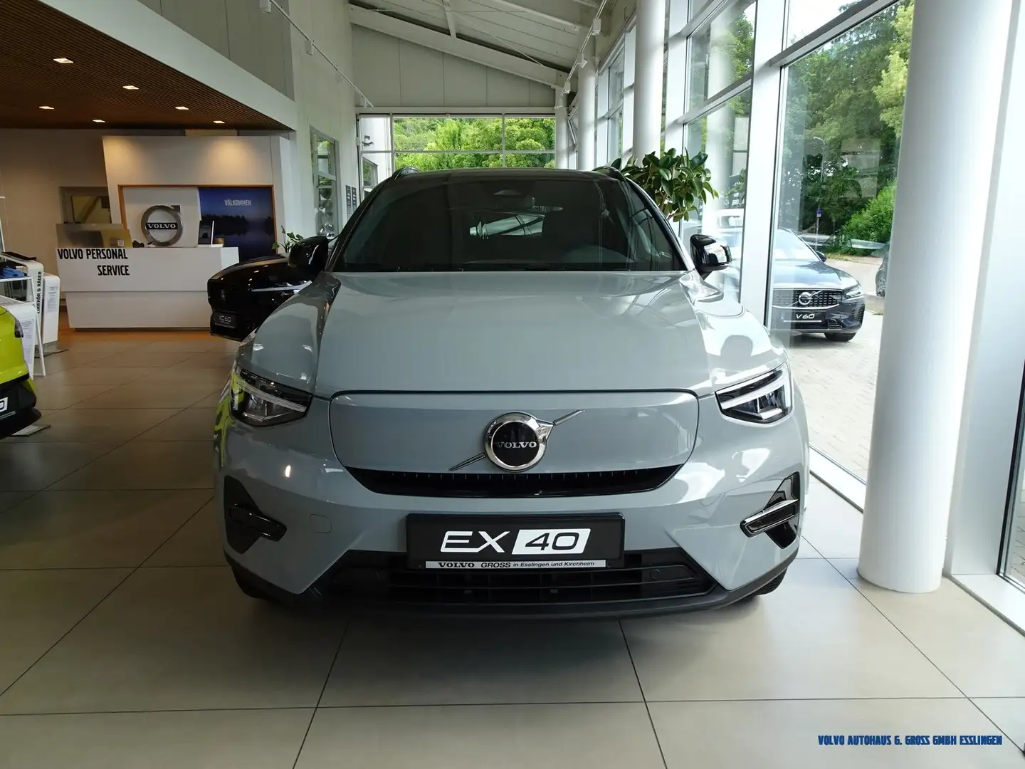 Volvo XC40 Recharge Single Motor Extended Range Plus Gris - 2