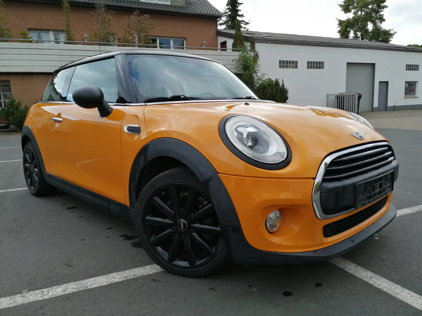 MINI One First Euro 6, 60.700 km,2.Hd.,Alu17",MOTOR NOTLAUF Orange - 2