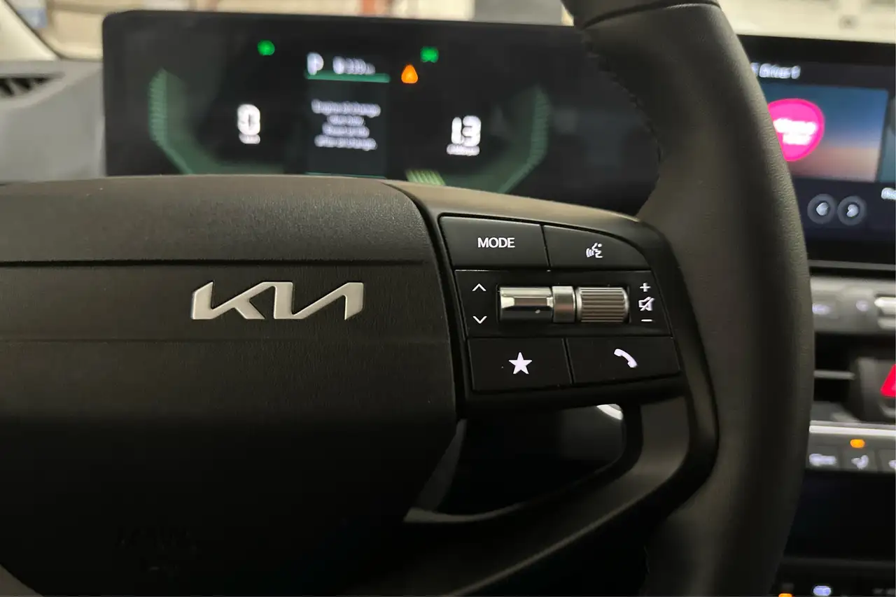 Kia K4 photo Kia K4