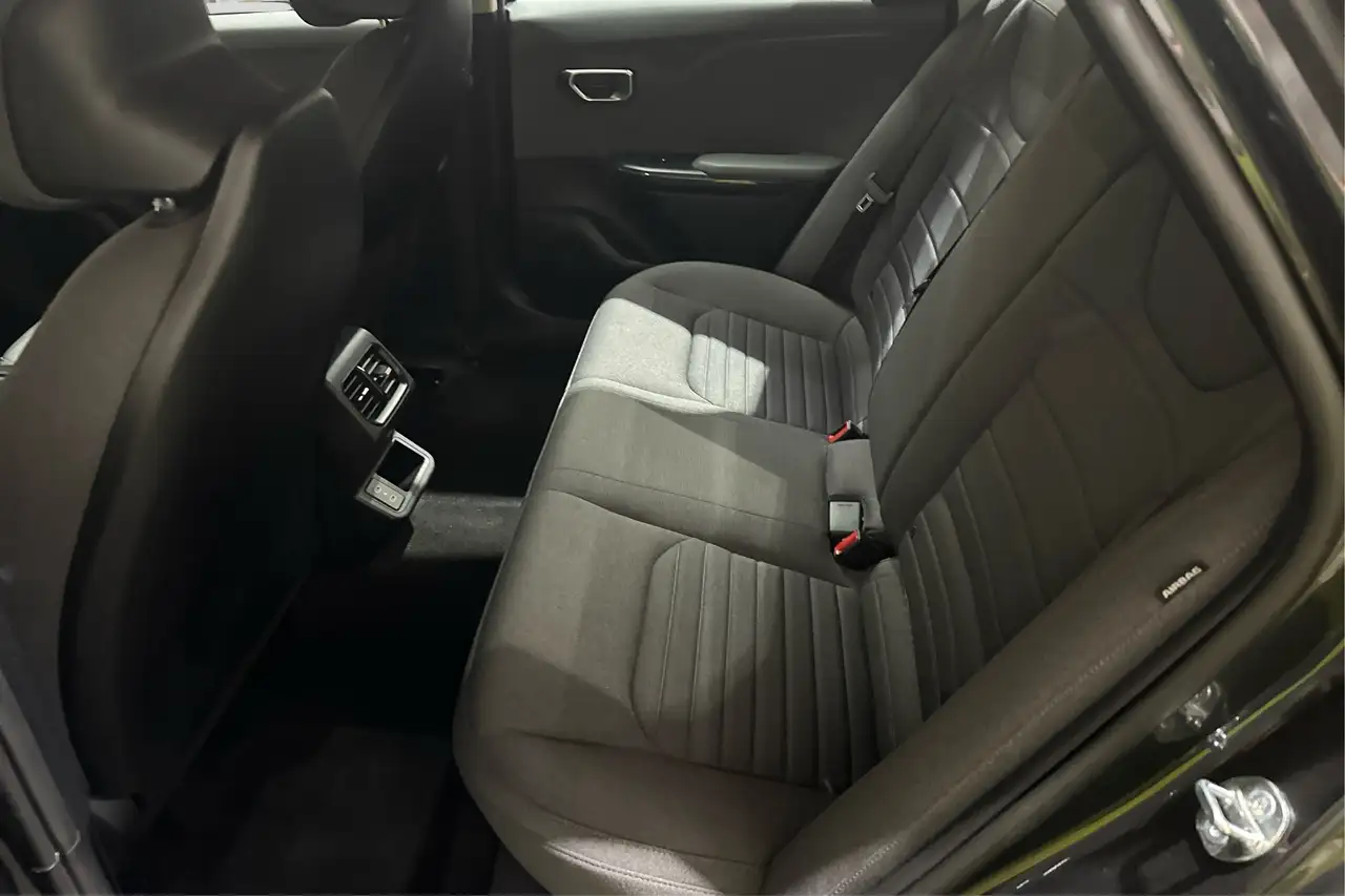 Kia K4 photo Kia K4