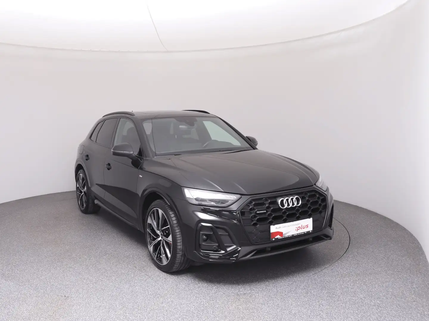 Audi Q5 55 TFSI e quattro S line Zwart - 2