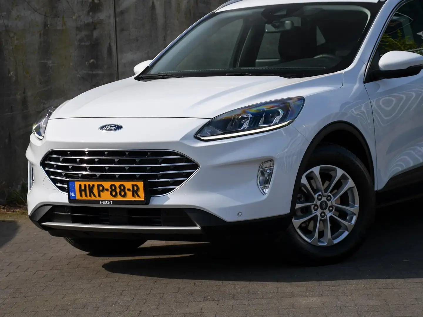 Ford Kuga Titanium 1.5 EcoBoost 150pk WINTER PACK | 17''LM | Wit - 2