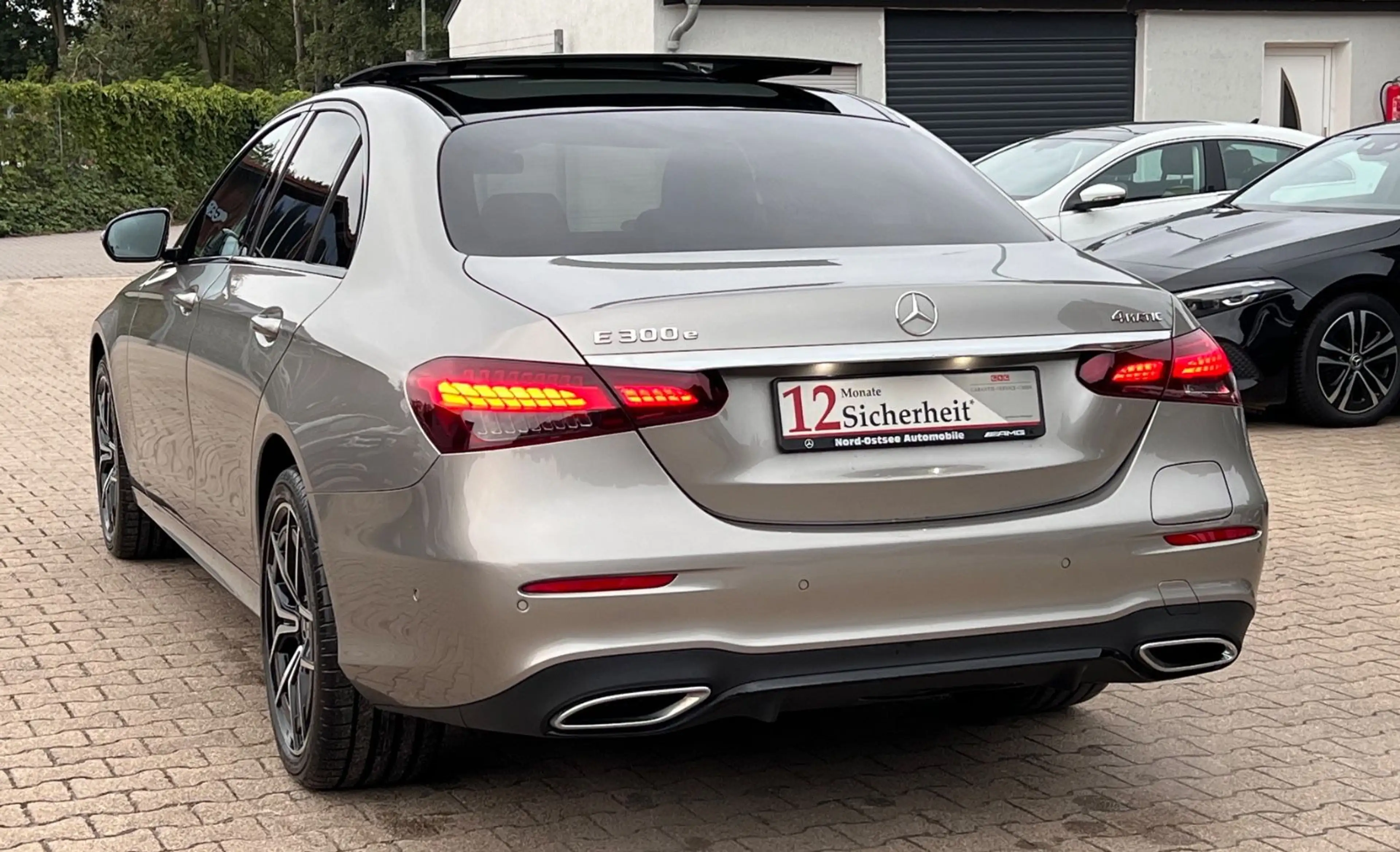 Mercedes-Benz E 300 E AMG LINE 4MT 9G-TR-Limo.-PANODACH-360°CAM — photo 10