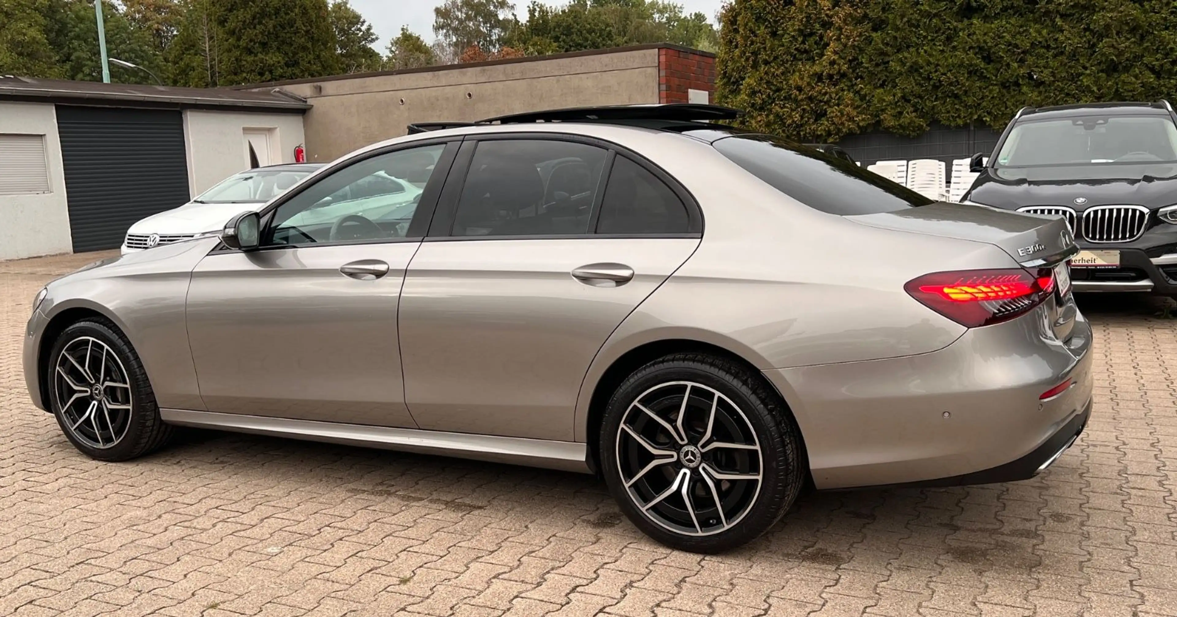 Mercedes-Benz E 300 E AMG LINE 4MT 9G-TR-Limo.-PANODACH-360°CAM — photo 8