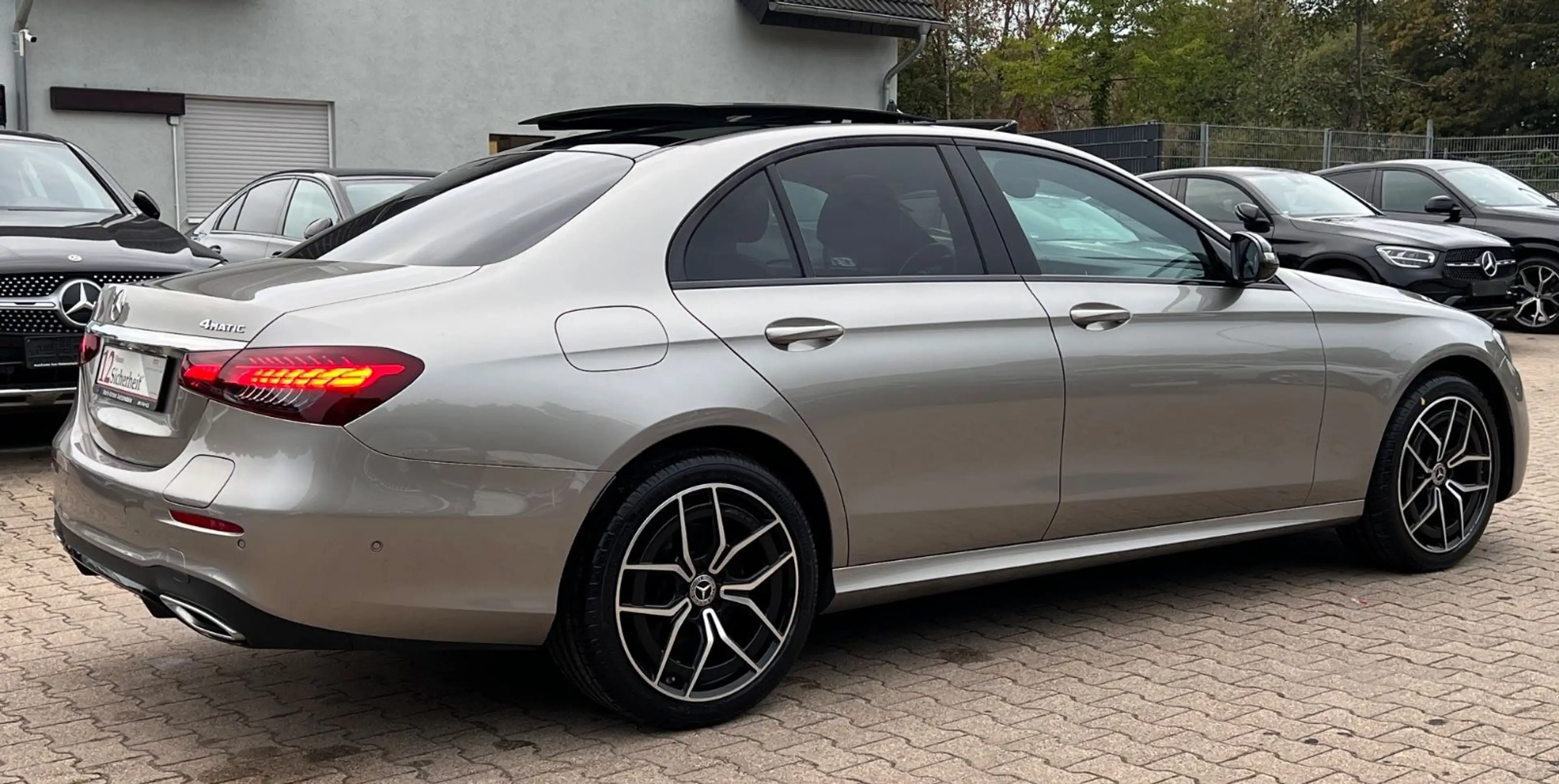 Mercedes-Benz E 300 E AMG LINE 4MT 9G-TR-Limo.-PANODACH-360°CAM — photo 14