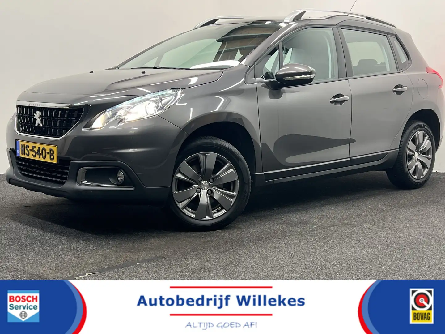 Peugeot 2008 1.2 PureTech Blue Lion | NAVIGATIE | TREKHAAK | CA Grau - 1