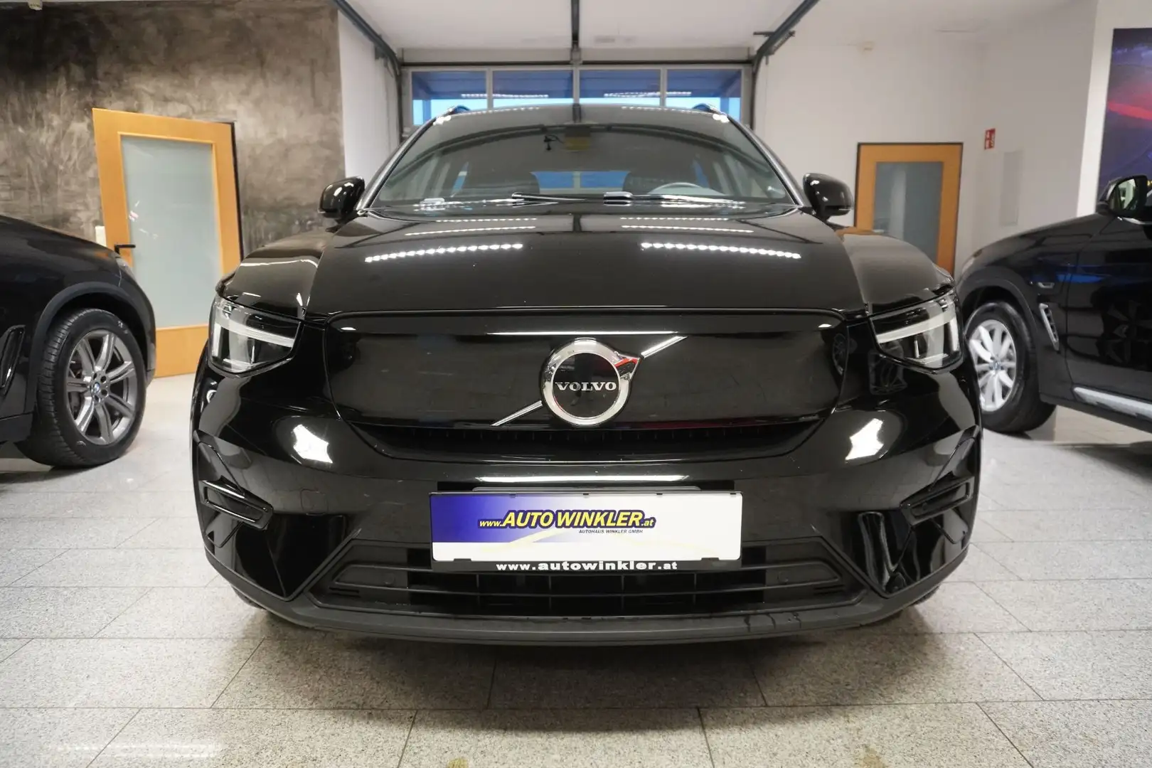 Volvo XC40 Core Recharge Pure Electric R-Design LED/Virtual Schwarz - 2