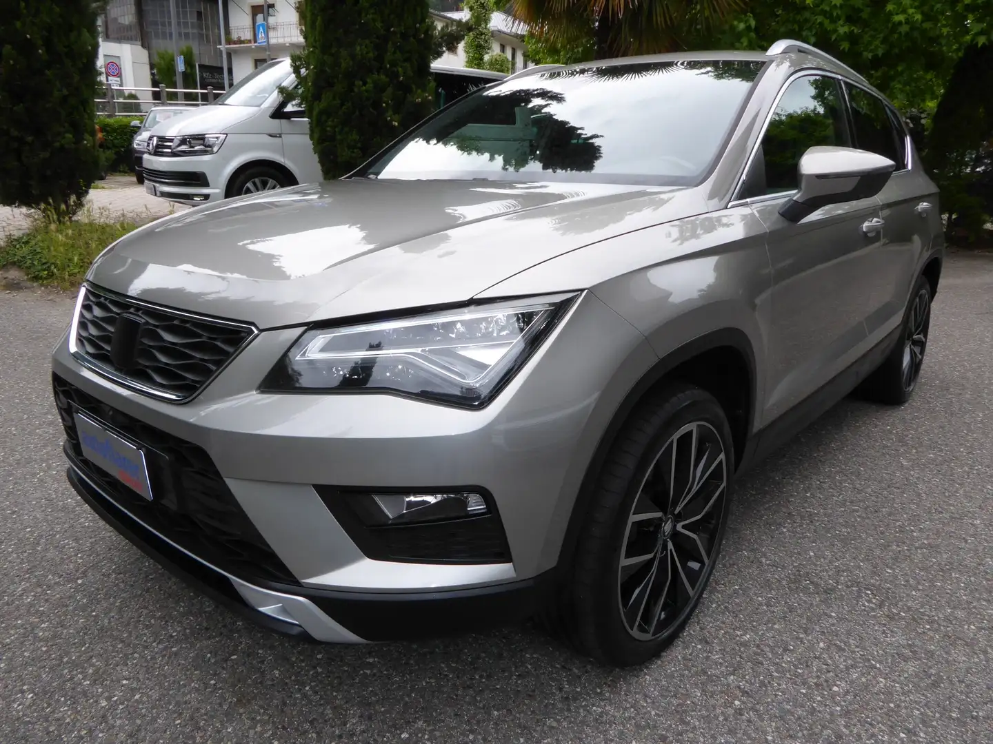 SEAT Ateca 2.0 tdi Xcellence 4drive *CAM*LED*CARPLAY*19" Gris - 1