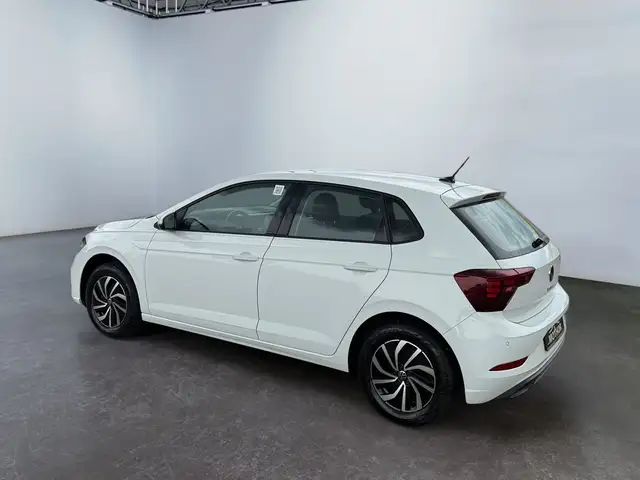 Volkswagen Polo view 4